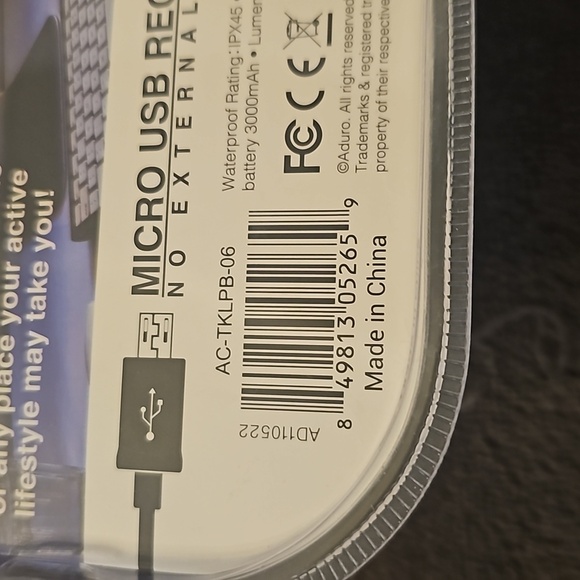 NWOT ACONIC 3 In 1 Lantern + 3000 MAH Power Bank w USB Rechargeable Battery - Picture 9 of 9